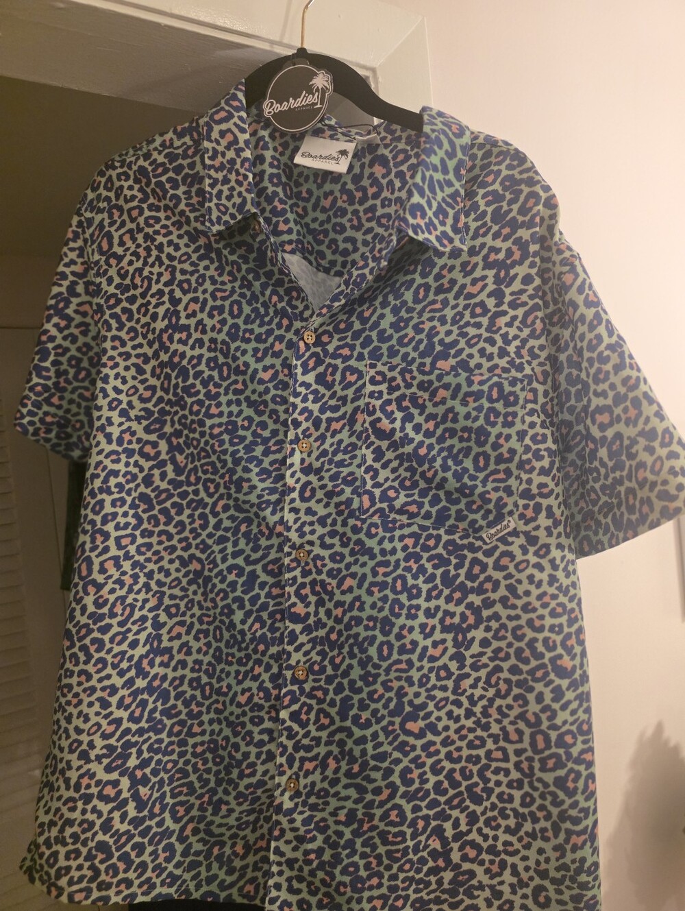 NWT Boardies Shirt - M